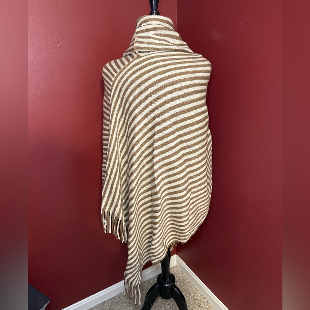 Striped Poncho - Picture 3 of 4